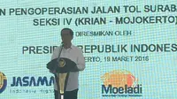 Jokowi meresmikan tol Surabaya-Mojokerto (Tim Komunikasi Presiden)