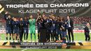 Gelar Piala Super Prancis ini adalah gelar pertama PSG bersama pelatih Unai Emery di Stadion Worthersee, Klagenfurt, Minggu (7/8/2016) dini hari WIB. (AFP/Boris Horvat)