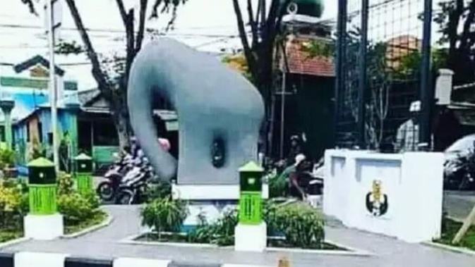Patung gajah di Gresik, Jawa Timur. (Foto: Facebook Maiyy Maiyy)