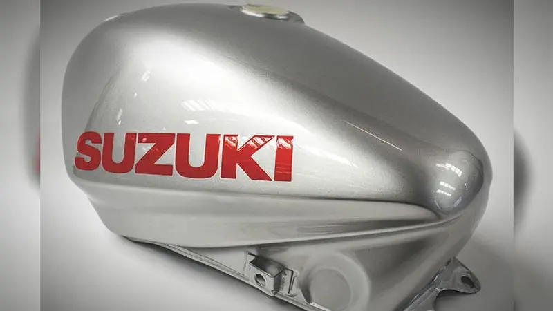 Suzuki resmi memproduksi lagi tangki motor Katana