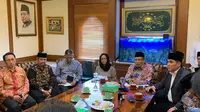 Kunjungan Menlu Retno ke kantor PBNU menemui Ketua PBNU Said Aqil Siradj pada Selasa (11/2). (Liputan6.com/ Benedikta Miranti T.V)