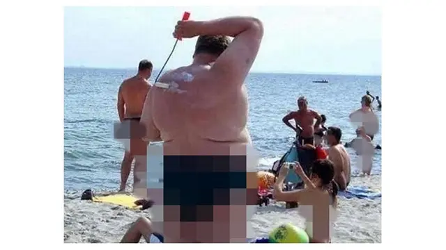 7 Tingkah Laku Orang saat di Pantai Ini Bikin Geleng Kepala