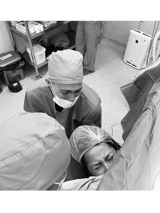 6 Potret Jennifer Coppen Lahirkan Anak Pertama, Bahagia Ditemani Sang Kekasih