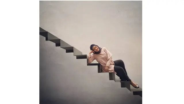 Potret Terbaru Andhara Early Berhijab (sumber: instagram/@andharaearly)