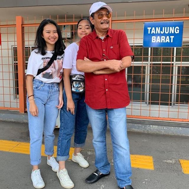 Main TikTok Bareng, Ini 6 Potret Kebersamaan Djarot Saiful dan Ketiga Anaknya