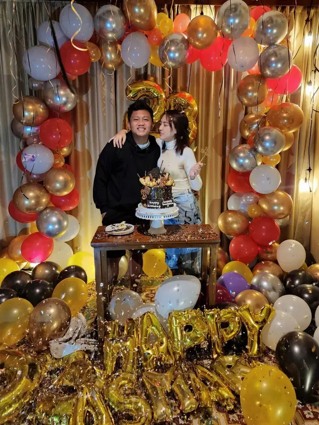 6 Potret Kejutan Romantis Denny Caknan di Ultah Happy Asmara ke-23, Meriah