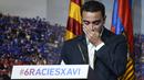 Xavi Hernandez saat memberikan salam perpisahan untuk meninggalkan Barcelona FC dan bergabung dengan klub Qatar, Al-Sadd SC di Stadion Camp Nou, Barcelona, (3/8/2015). (AFP Photo/ Josep Lago)