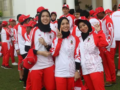 Sejumlah atlet perempuan berpose saat pelepasan Kontingen Indonesia untuk SEA Games 2019 Filipina di Istana Bogor, Jawa Barat, Rabu (27/11/2019). Sebanyak 841 atlet Indonesia akan berlaga di 52 cabang olahraga pada ajang multievent olahraga terbesar se-Asia Tenggara. (Liputan6.com/Angga Yuniar)