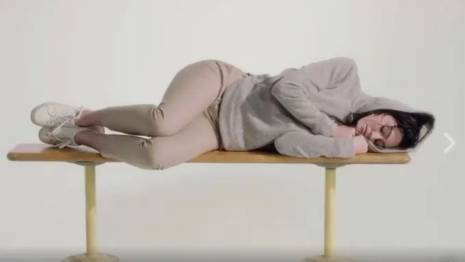 [Bintang] Kamu Bisa Tidur di Mana Saja dengan Jaket yang Bisa Ditiup Ini