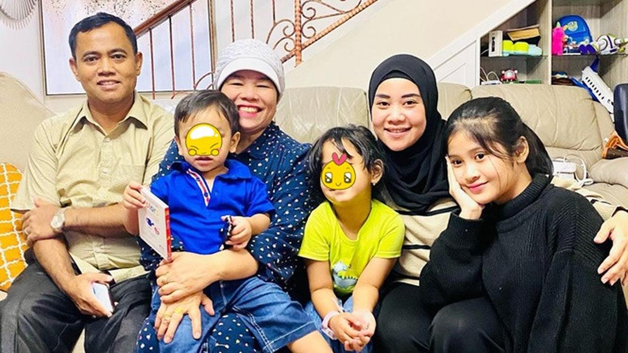 5 Momen Puput Mantan Istri Doddy Soedrajat Silaturahmi ke Rumah Haji Faisal