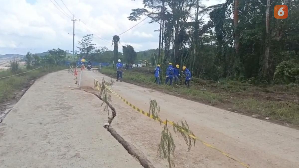 Dekat Lokasi Tambang, Akses Jalan Warga Pending Nyaris Putus