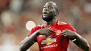 5. Romelu Lukaku (Striker) - Striker Belgia ini belum mampu menunjukan penampilan maksimal bersama Manchester United. Poin Lukaku di FIFA 19 pun ada penurunan yaitu stamina, dari 81 menjadi 79. (AFP/Aaron M. Sprecher)