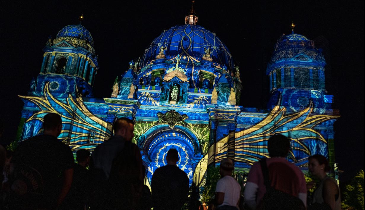 Foto Kala Warna Warni Cahaya Membalut Berlin Global Liputan6 Com And this was the result — asia being taken away. kala warna warni cahaya membalut berlin