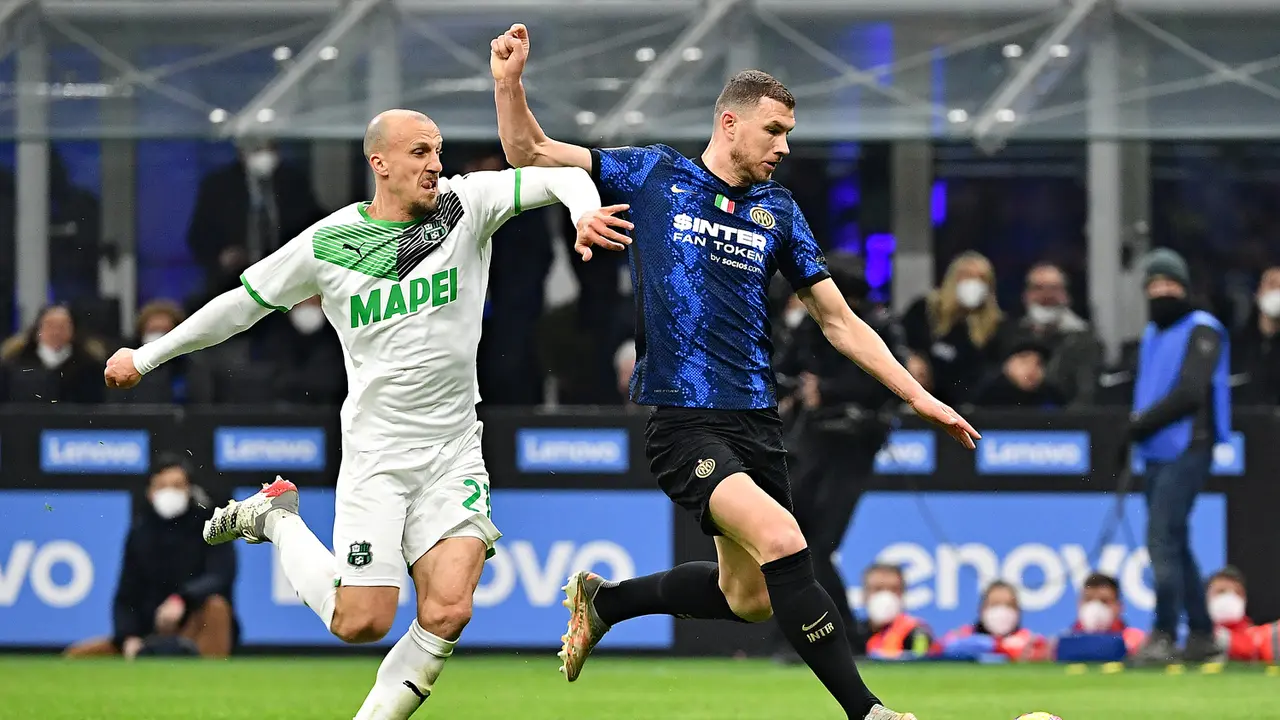Foto: Inter Milan Terpeleset di Kandang, Gagal Kudeta AC Milan dari Puncak Klasemen Liga Italia