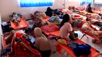 Ratusan warga dari dua kecamatan di Kabupaten Sukabumi melaporkan alami keracunan makanan hajatan (Liputan6.com/Fira Syahrin).