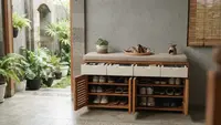 10 Cara Menyimpan Sepatu di Teras agar Baunya Tidak Masuk Rumah dan Cegah Jamur