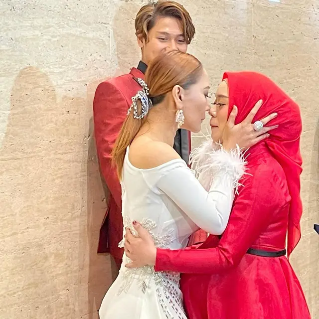 Inul Daratista bertemu Lesti Kejora (Foto: Instagram/@inul.d)