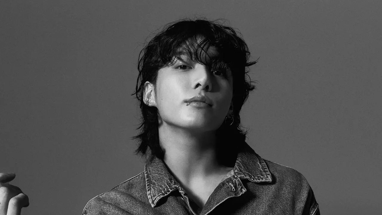 Jungkook BTS jadi bintang iklan Calvin Klein. (Foto: Twitter/ CalvinKlein)