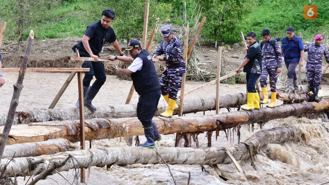 Jalur ekstrem menuju lokasi terisolir bencana alam di Sulsel (Liputan6.com/Istimewa)