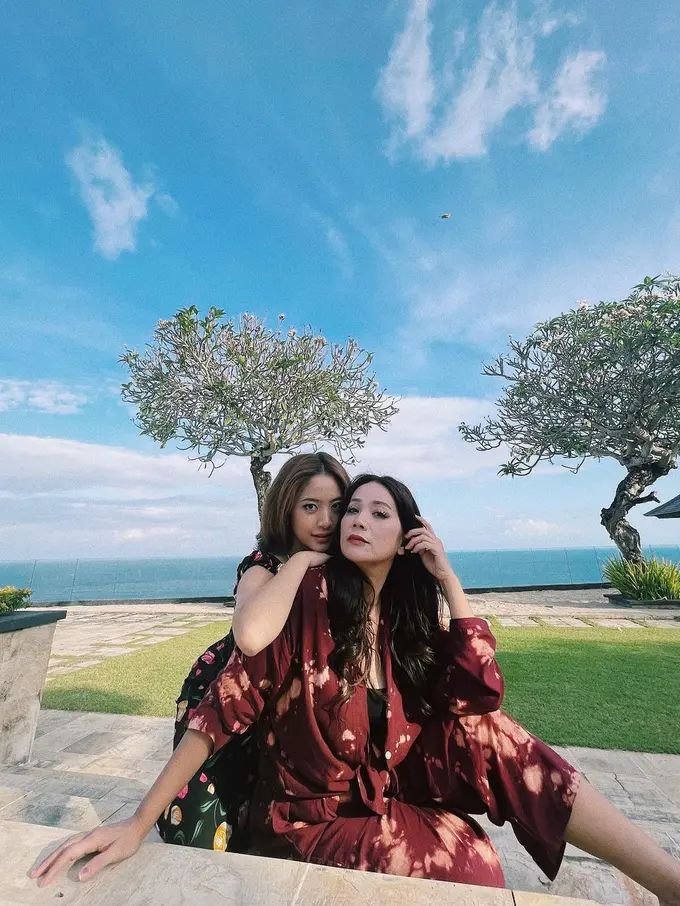 Natalie Zenn dan Irene Librawati