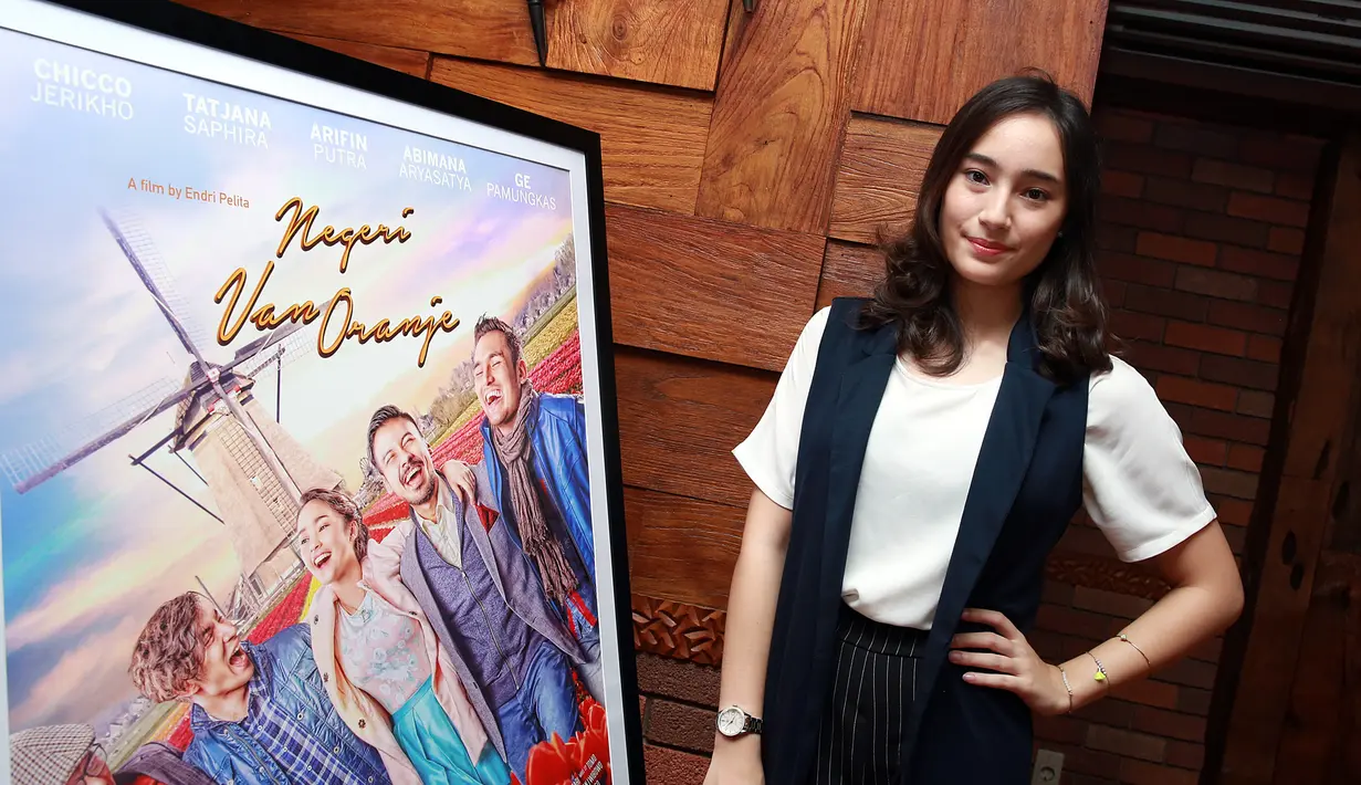 Saat syuting, aktris yang berusia 18 tahun ini tidak memakai pakaian hangat untuk kebutuhan pengambilan gambarnya. Tatjana Saphira pun harus memberikan totalitas aktingnya meski kedinginan. (Deki Prayoga/Bintang.com)