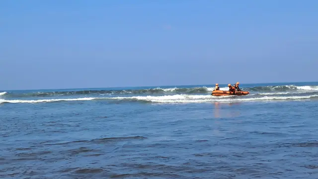 Tim SAR Gabungan lakukan operasi pencarian nelayan yang hilang di laut Jemberana. (Liputan6.com/Istimewa).