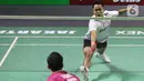 Anthony Sinisuka Ginting kalah 21-17, 11-21, 8-21 dari Kenta Nishimoto. (Liputan6.com/Herman Zakharia)