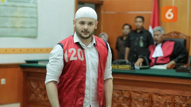 [Bintang] 18 Artis -Vonis Narkoba Artis -Ridho Rhoma