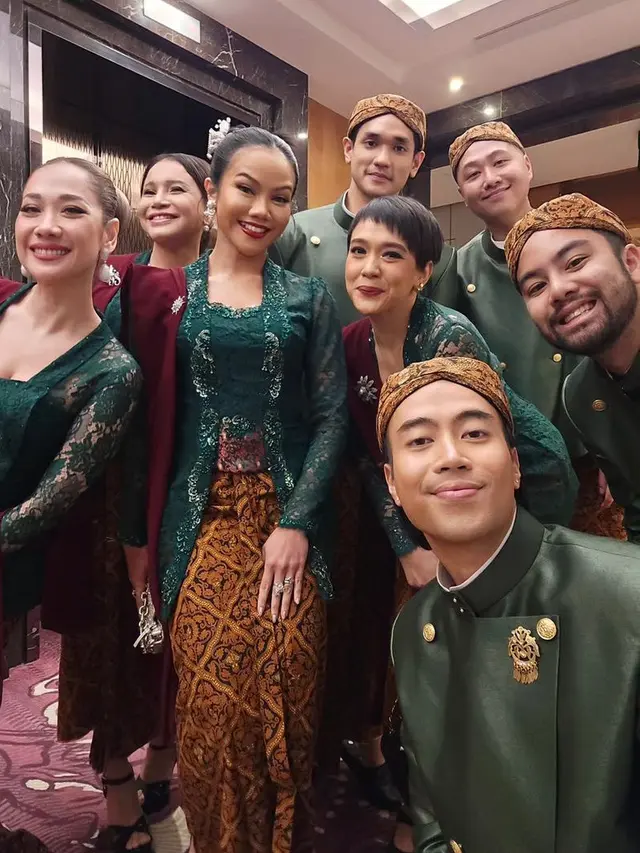 Rossa  Jadi Bridesmaid Nino RAN. [@yurayunita]