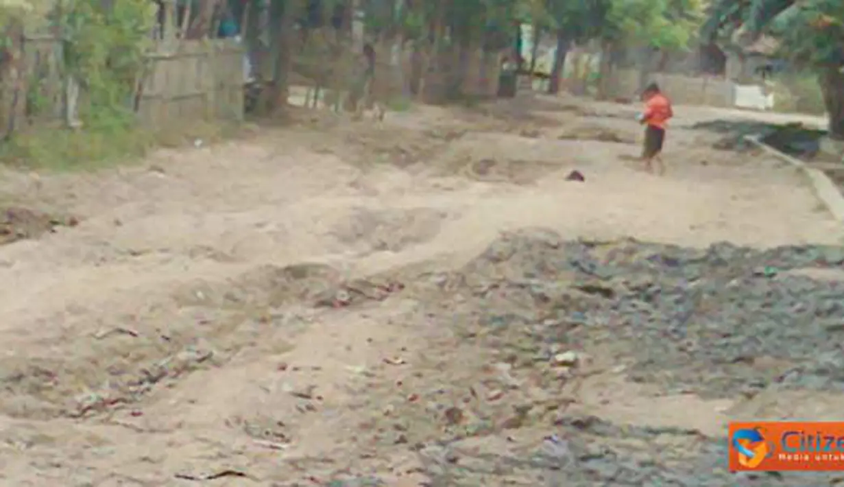 Citizen6, Bekasi: Jalan Desa Lenggah Sari, Kecamatan Cabang Bungin, Bekasi, rusak parah. (Pengirim: Ahmad Sodiqqin)