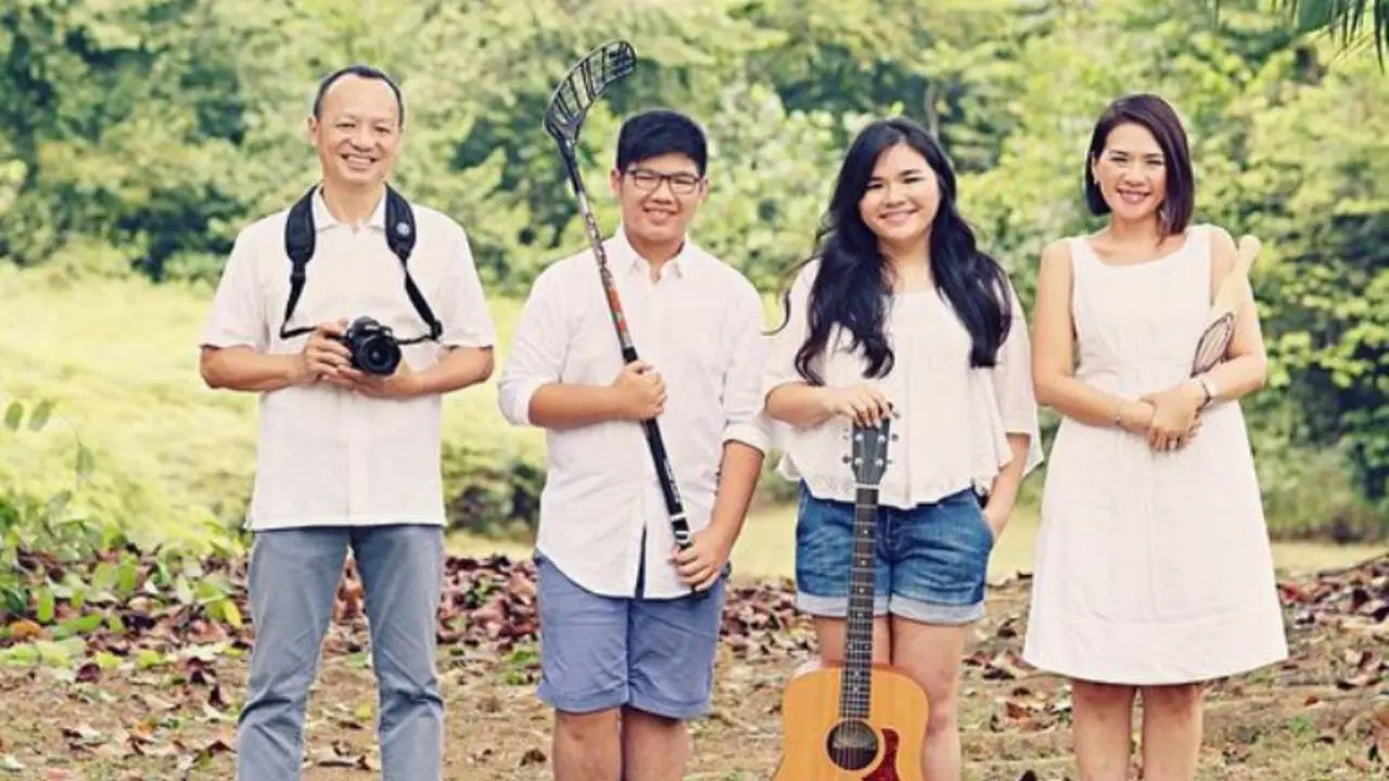 Ini Dia 16 Ide Foto Keluarga dengan Pose Gokil (Part 2)