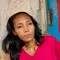 Marliyana sang kakak kandung korban pembunuhan sejoli Cirebon menunjukkan foto Vina yang viral karena diangkat ke film layar lebar. Foto (Liputan6.com / Panji Prayitno)