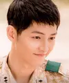 Siapa yang menyangka jika Song Joong Ki pernah menjadi ketua OSIS. Pantas jika ia dipilih memerankan Big Boss di drama Desendant of The Sun. (Foto: koreaboo.com)