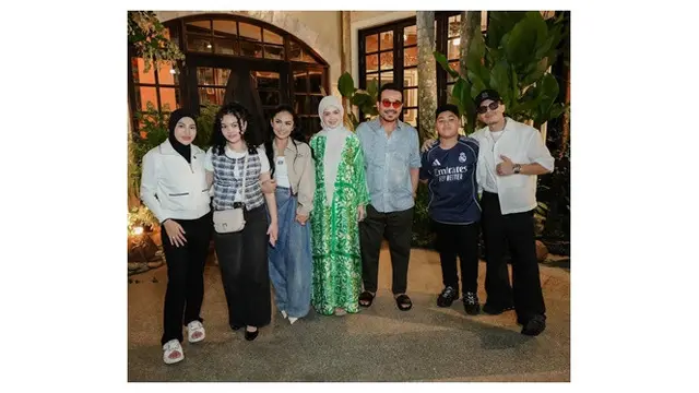 Intip Model Gamis Siti Nurhaliza saat Krisdayanti Berkunjung ke Rumahnya di Malaysia