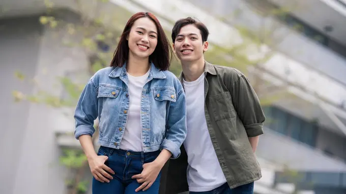 couple bahagia kencan romantis