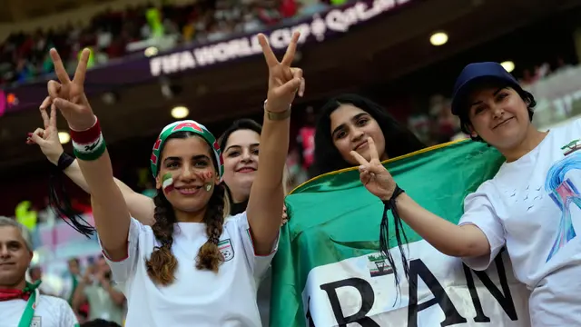 Pesona Suporter Wanita Iran di Piala Dunia 2022