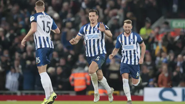 Virgil van Dijk Borong 2 Gol, Liverpool Taklukkan Brighton