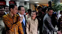 Jokowi datang di penghujung acara. Ia disambut Irman Gusman dan Jusuf Kalla, Jakarta, Senin (29/9/2014) (Liputan6.com/Andrian M Tunay)