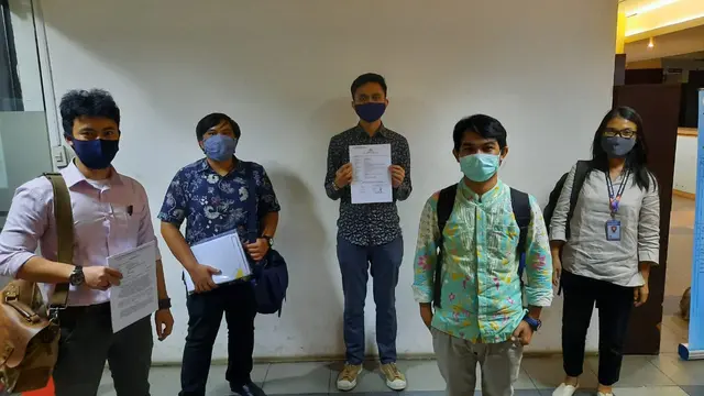 Aktivis sekaligus peneliti kebijakan publik Ravio Patra membuat laporan polisi atas dugaan peretasan akun WhatsApp miliknya. Laporan dilayangkan ke Polda Metro Jaya, pada Senin (27/4/2020).