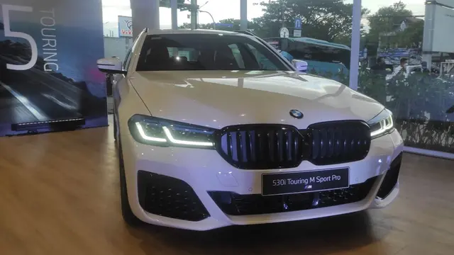 BMW Resmi Bawa Z4 dan 530i Touring M Sport Pro Baru ke Indonesia (Arief A/Liputan6.com)