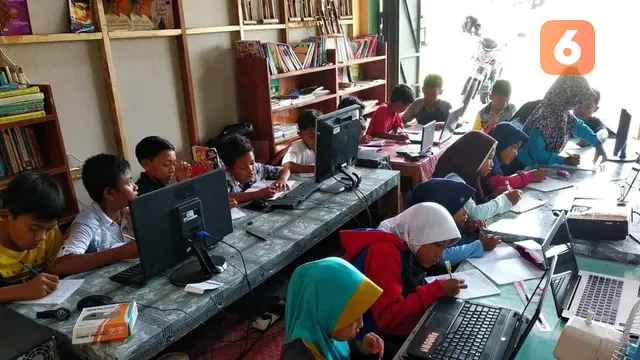 Kisah Wahyudi Pegiat Literasi yang Sempat Lumpuh Saat Campaign Free Cargo Literacy