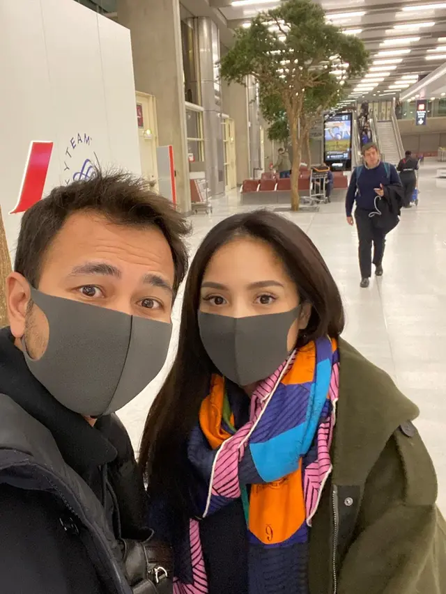 Ramai Wabah Virus, Ini 5 Potret Raffi dan Nagita Slavina Liburan Pakai Masker