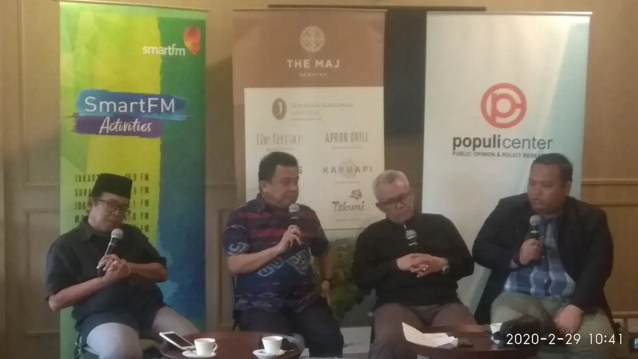 Juru Bicara Wakil Presiden Masduki Baidlawi mengatakan saat ini pemerintah akan terus meyakinkan Arab Saudi bahwa Indonesia bebas virus corona.