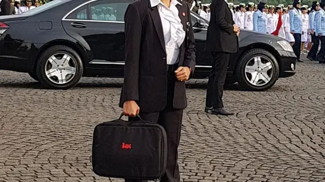Keren, Ini Potret Sosok Paspampres Wanita yang Mengawal Jokowi