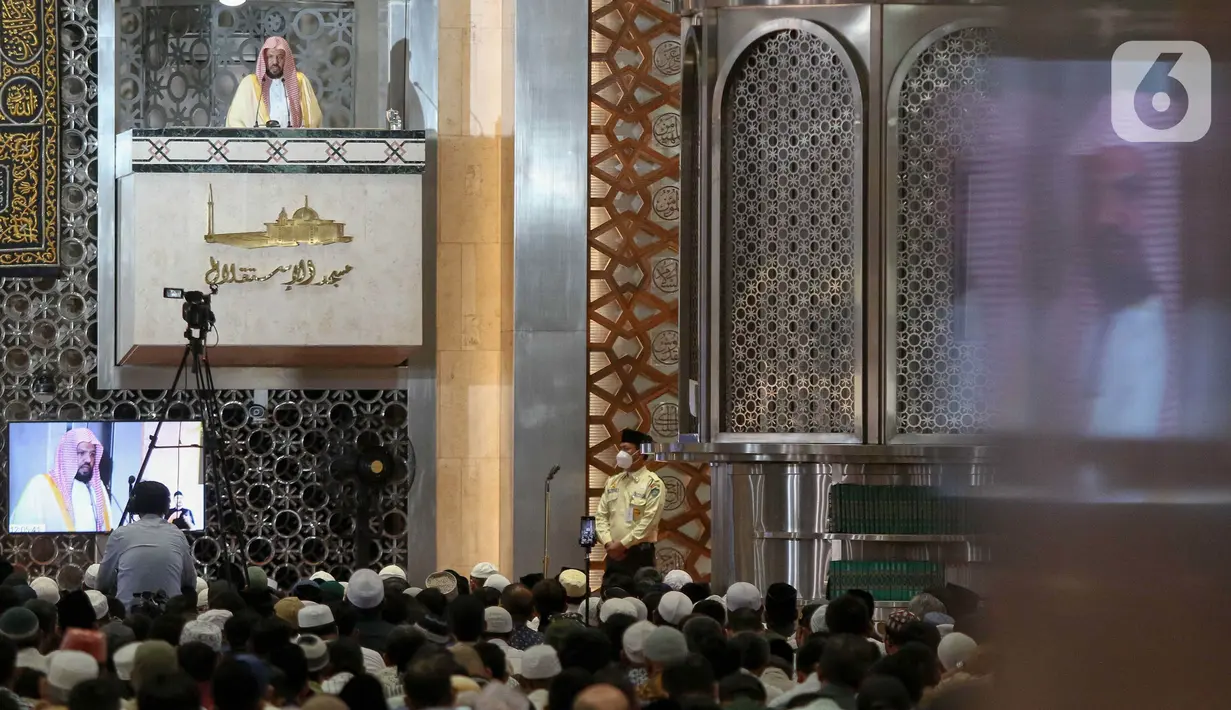 Kunjungan Syekh Ahmad bin Ali Al Hudhaify di Indonesia inisiatif Arab Saudi untuk mempererat hubungan diplomatik dan keagamaan dengan negara-negara islam, terutama Indonesia. (Liputan6.com/Herman Zakharia)