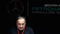 CEO Ferrari, Sergio Marchionne, mengklaim Tim Kuda Jingkrak sudah mulai kembali ditakuti sang rival Mercedes setelah bangkit pada F1 2017. (Bola.com/Twitter/FoxSportsF1)