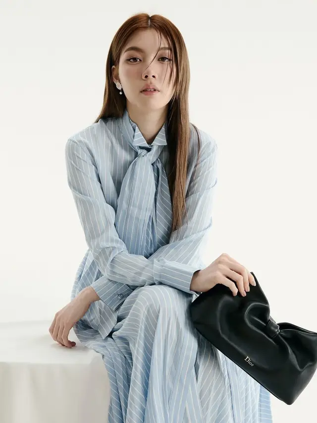 Adu OOTD Luna Maya hingga Irene Red Velvet yang Jinjing Dior Bow Bag untuk Tampilan Kasual