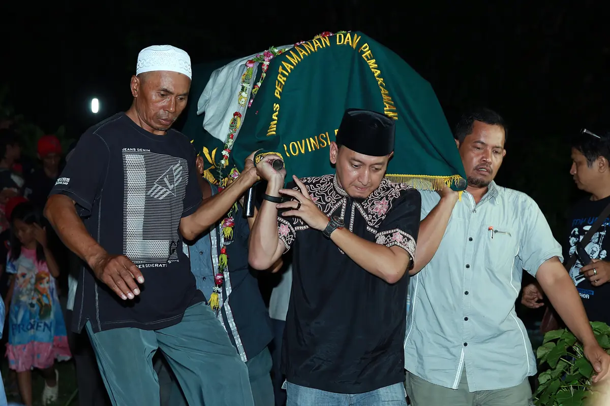 Pemakaman Budi Anduk