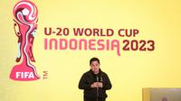 Ketua Umum PSSI, Erick Thohir memberikan sambutan&nbsp;saat launching merchandise resmi Piala Dunia U-20 2023 di Atrium Mall FX Sudirman, Senayan, Jakarta, Rabu (08/03/2023). (Bola.com/Bagaskara Lazuardi)