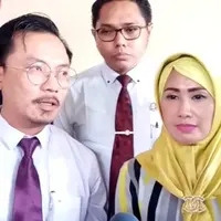 Donny Kesuma kembali absen di sidang cerai dengan Yuni Indriyati yang digelar di Pengadilan Agama Bekasi.
